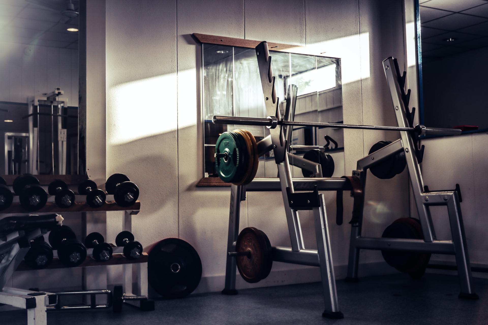 weightlifting equipment